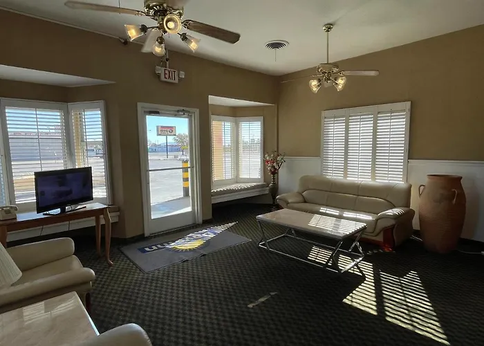 Days Inn By Wyndham Deming