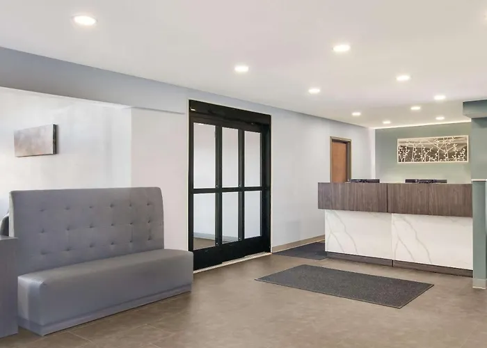 Spark By Hilton Clarion