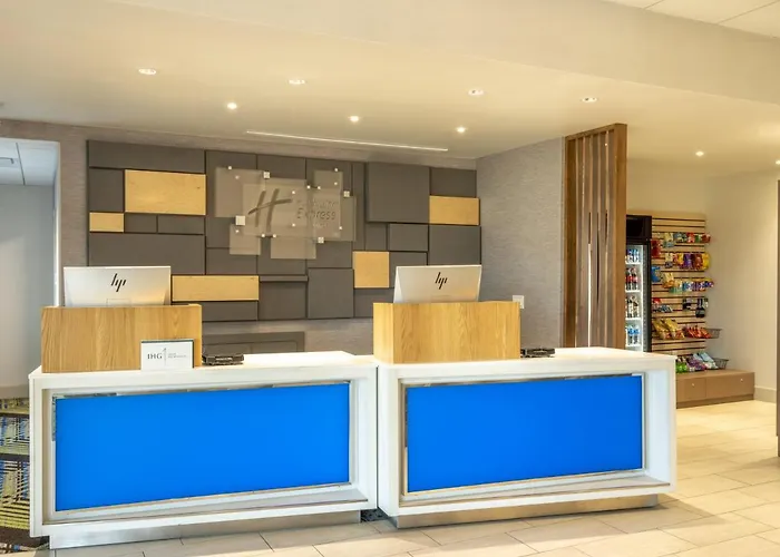 Holiday Inn Express & Suites - Watertown By Ihg