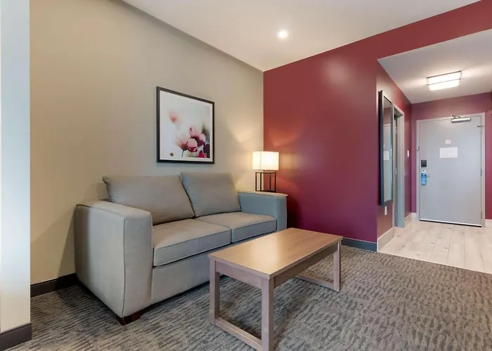 Dauphin Hotels