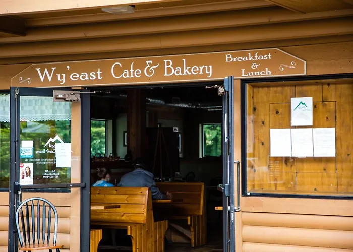 Mount Hood Village Premium Yurt 4 Welches