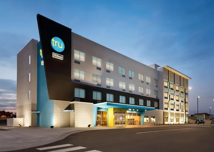Tru By Hilton Cedar Rapids Westdale Hotel
