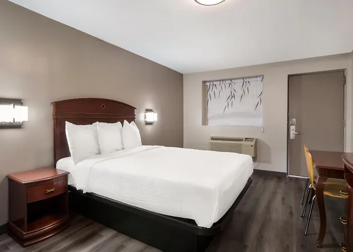 Red Carpet Inn Edison