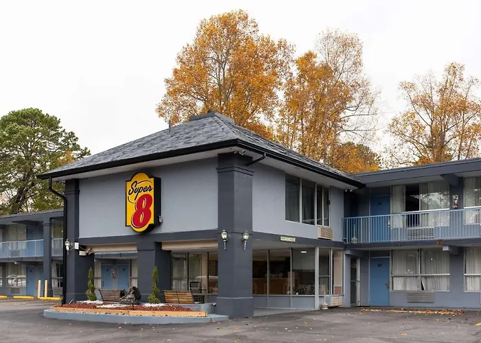 Super 8 By Wyndham Black Mountain