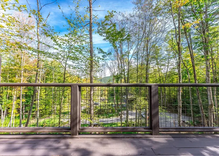 Trekker, Treehouses Cabins And Lodge Rooms Lake George