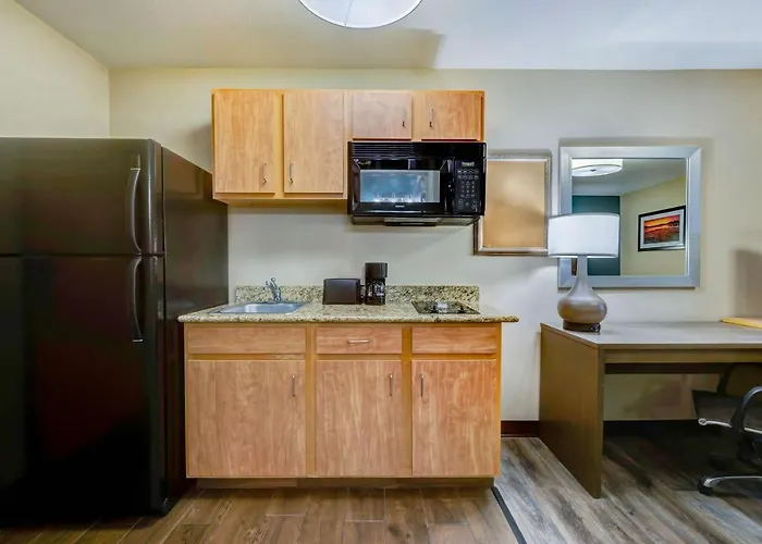 Studio 6 Lenexa - Overland Park