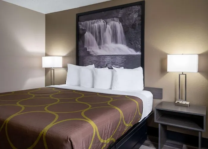 Super 8 By Wyndham Merrillville