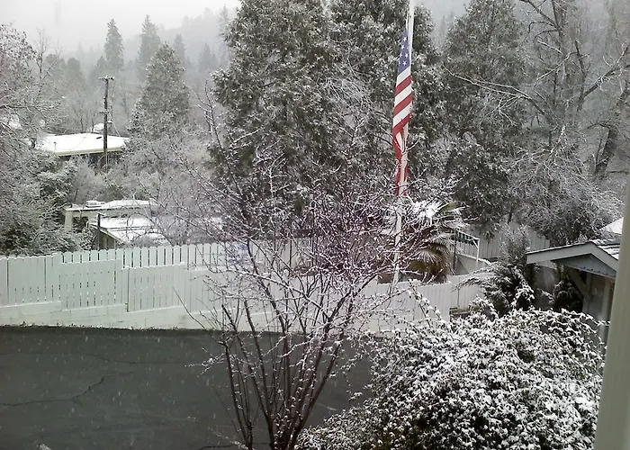 Mother Lode Lodge Mariposa