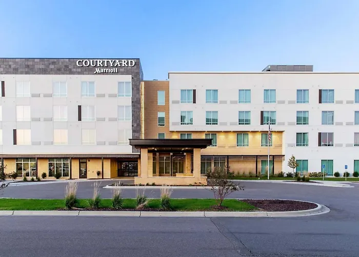 Courtyard By Marriott St Paul Woodbury Hotel