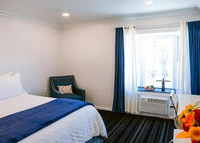 Napa Valley Hotel & Suites