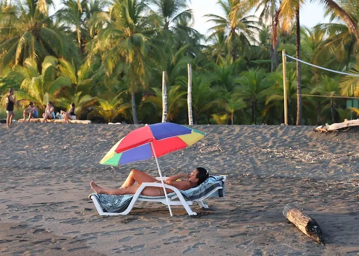Cocomar Beachfront Hotel Parrita