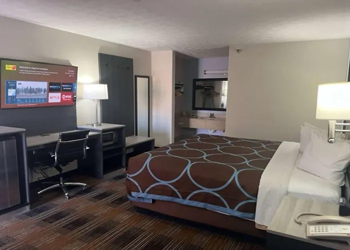 Super 8 By Wyndham Covington Hotel