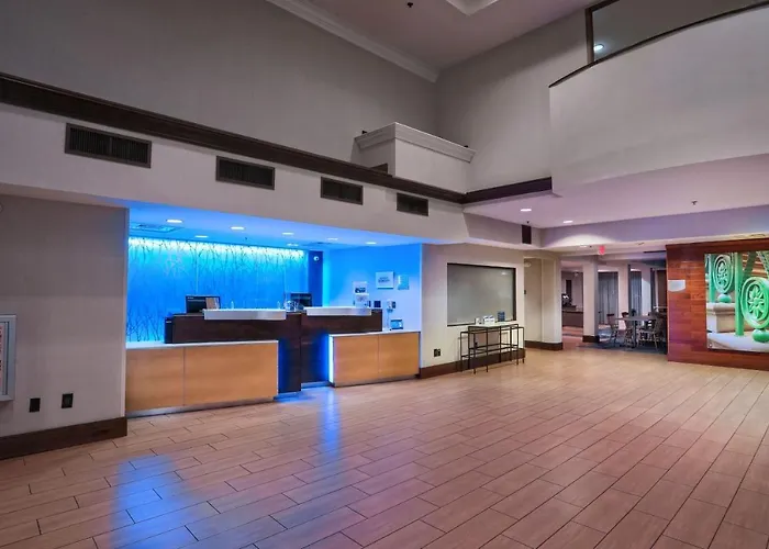 Fairfield Inn & Suites By Marriott Charleston North/Ashley Phosphate North Charleston