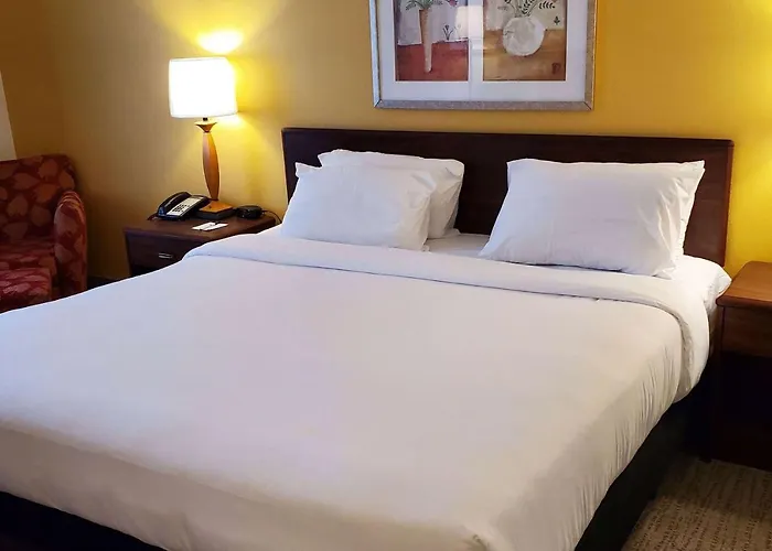 Wingate By Wyndham Uniontown Hotel