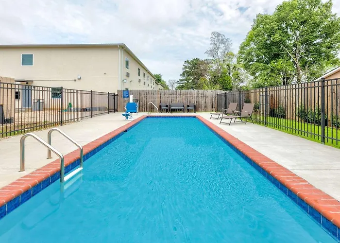 Days Inn By Wyndham Zachary La