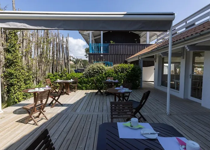 Lege-Cap-Ferret Hotels