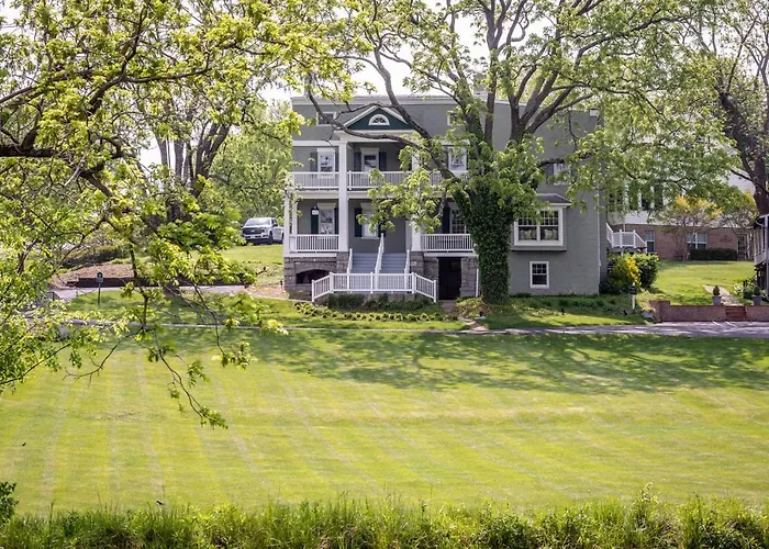 By The Side Of The Road Inn & Cottages Harrisonburg