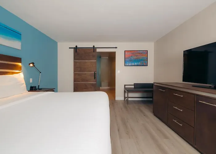 The Cove Hotel Long Beach