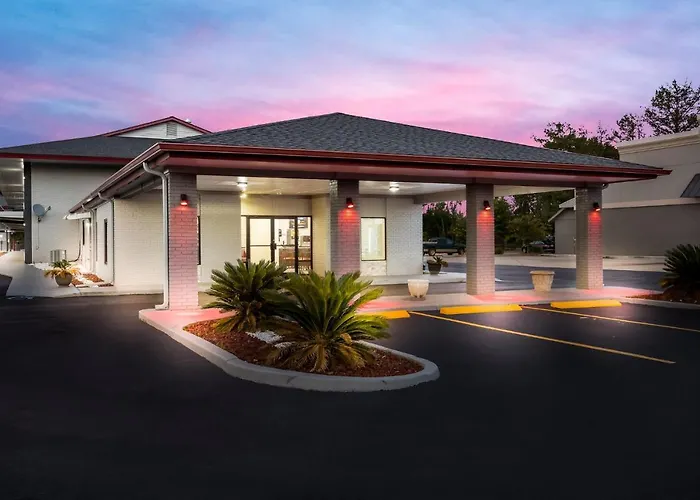 Red Roof Inn & Suites Thomasville