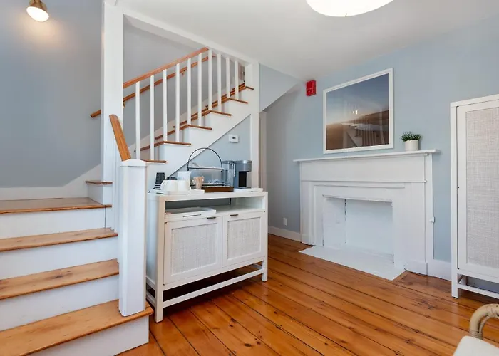 Nantucket Periwinkle Hotel