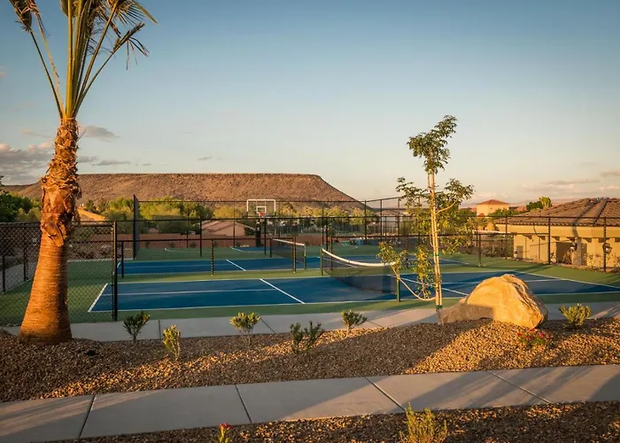 S302-Snow Canyon Suite-Third Floor 4-Bedroom Pool View St. George