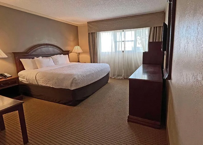 Clarion Inn Garden City