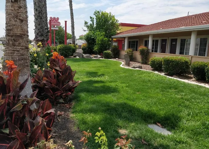 Holiday Motel Oakdale