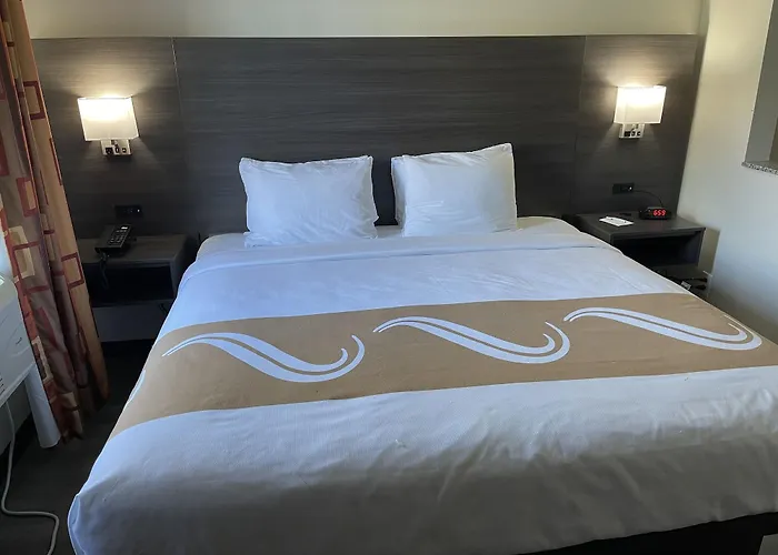 Quality Suites Tulsa I-44