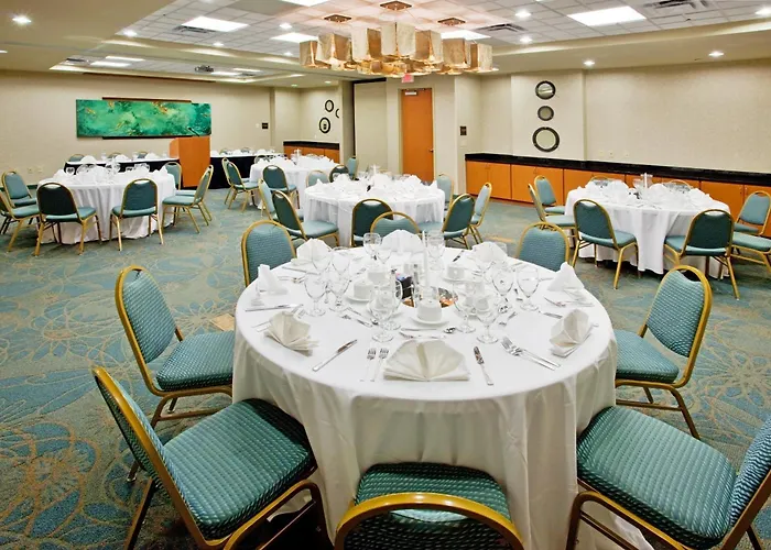 Holiday Inn Hotel & Suites Gateway By Ihg Williamsburg