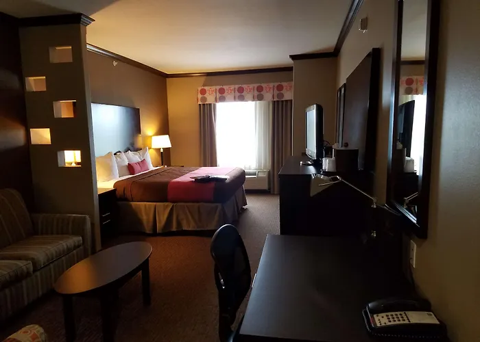 Best Western Plus Texoma Hotel & Suites Denison