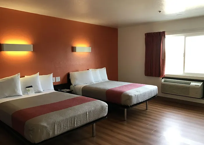 Motel 6-Costa Mesa, Ca - Newport Beach