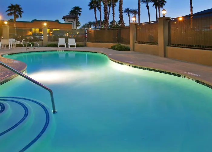 Holiday Inn Express & Suites Rancho Mirage - Palm Spgs Area By Ihg