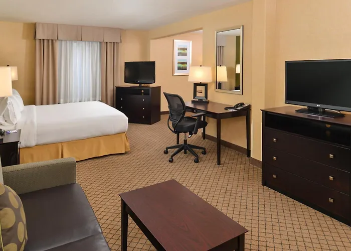 Holiday Inn Express Woodland By Ihg