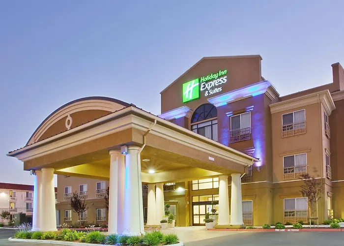 Holiday Inn Express & Suites Salinas By Ihg