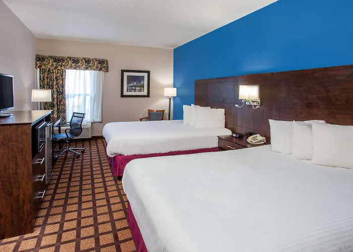 Baymont By Wyndham Morton Hotel