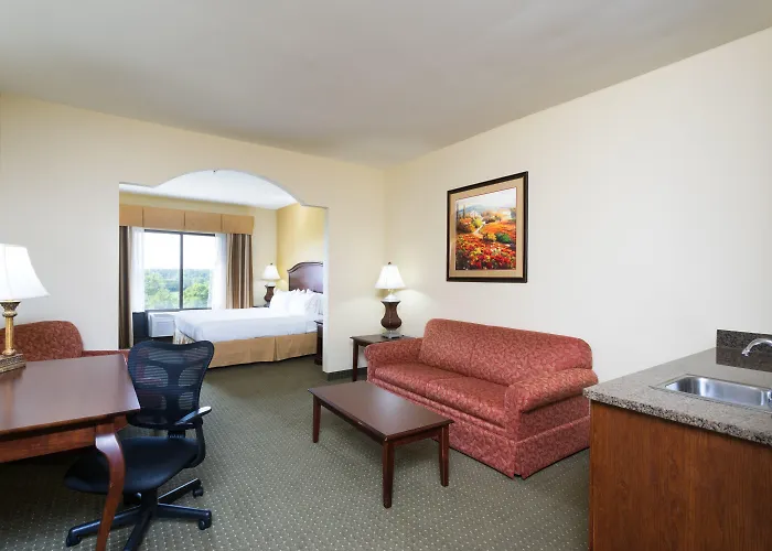 Holiday Inn Express & Suites Lexington North West-The Vineyard By Ihg