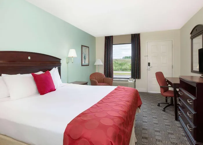 Ramada By Wyndham Pelham Hotel