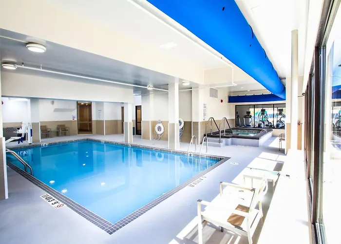 Holiday Inn Milwaukee Riverfront By Ihg