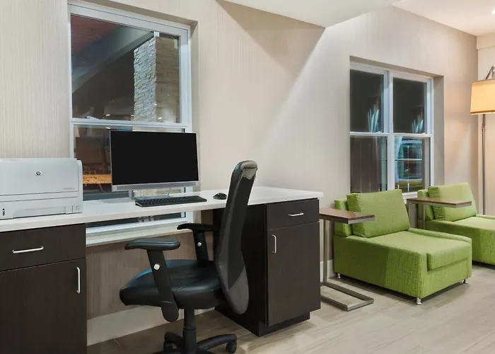 Holiday Inn Express & Suites - Columbus Airport East By Ihg