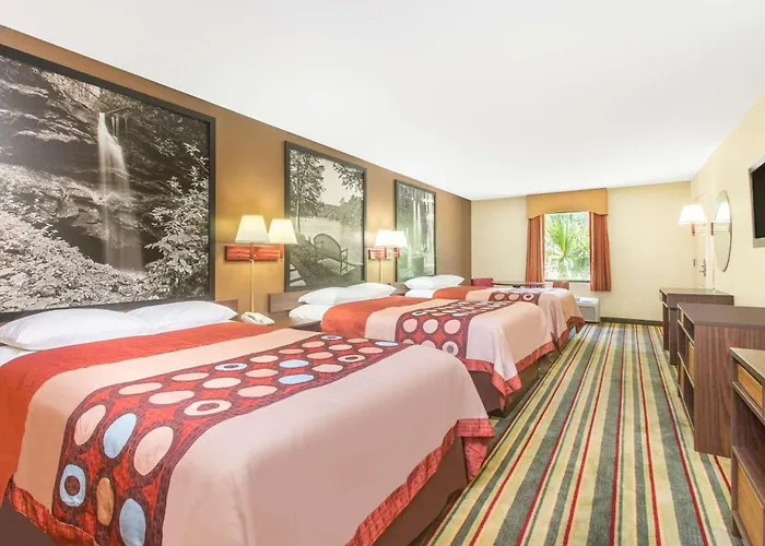 Super 8 By Wyndham Dublin Hotel