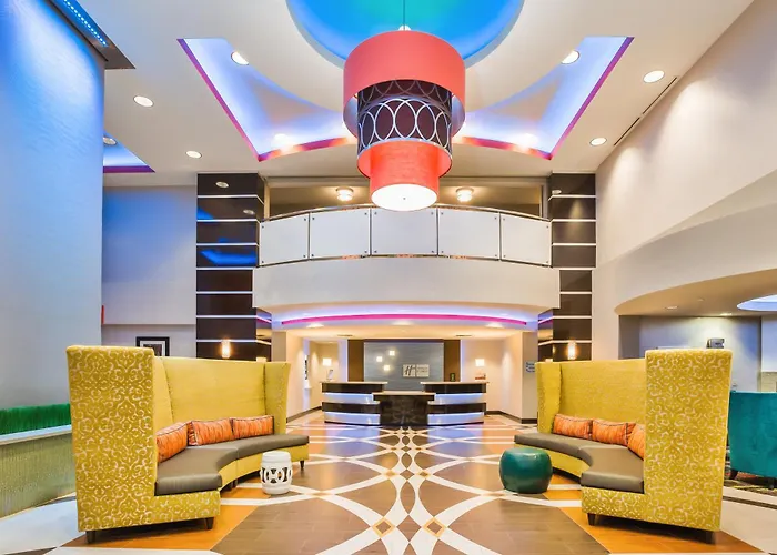 Holiday Inn Express & Suites Eureka By Ihg