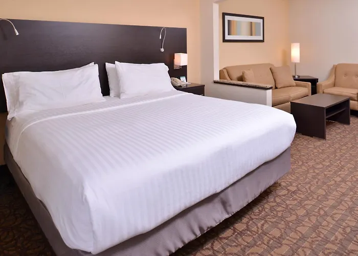 Holiday Inn Express & Suites Topeka West I-70 Wanamaker By Ihg