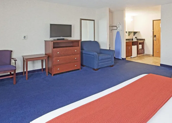 Holiday Inn Express Deforest By Ihg