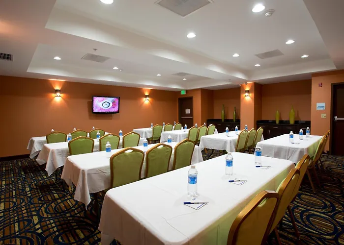 Holiday Inn Express & Suites Morrilton By Ihg