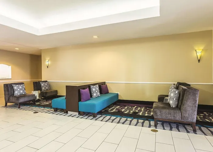 La Quinta By Wyndham Deming Hotel