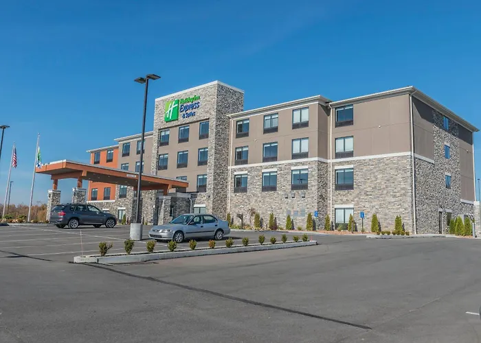 Holiday Inn Express & Suites Clarion By Ihg