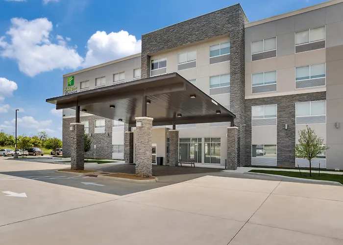 Holiday Inn Express & Suites - Denton South By Ihg