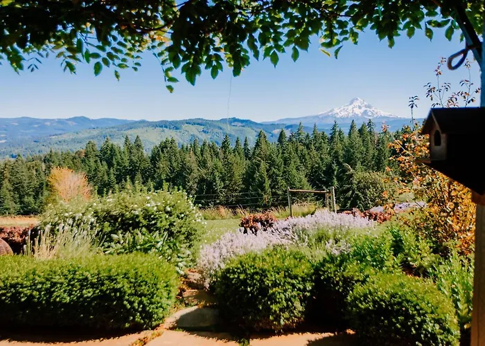 Sakura Ridge Farm & Lodge Hood River