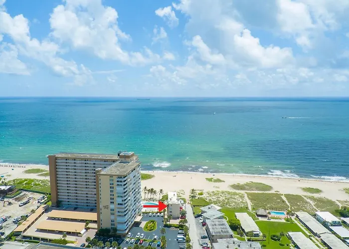 Beachfront Studio Condo #11 Pompano Beach