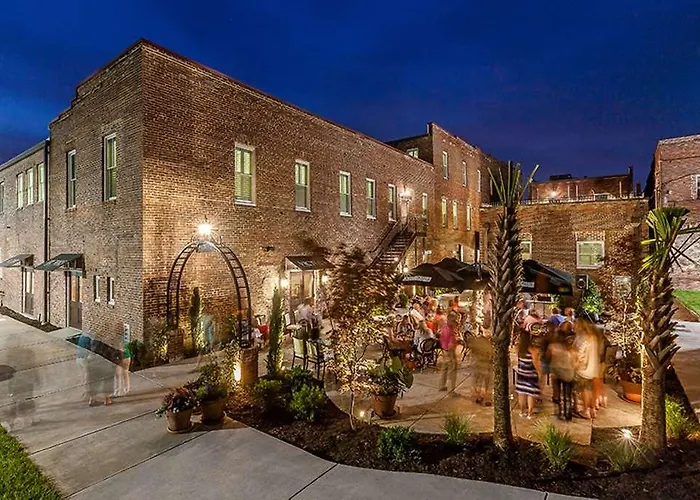 Hotel Florence Tapestry Collection By Hilton